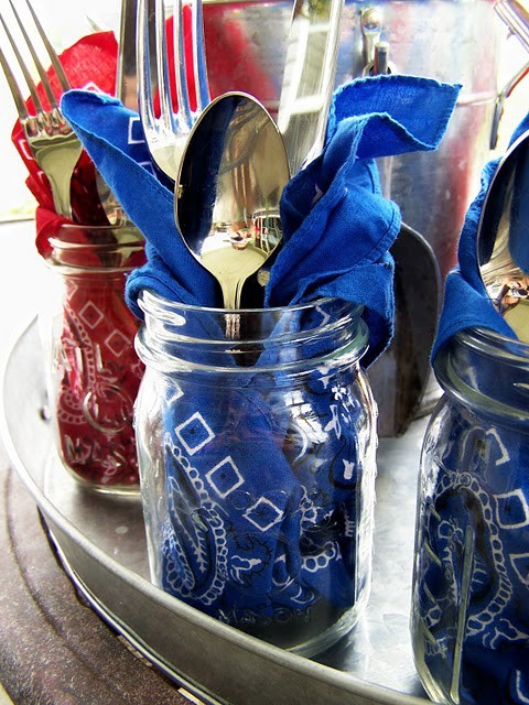 Bandanas are used as napkins and placed in mason jars with silverware. (Photo: I {Heart} Nap Time)