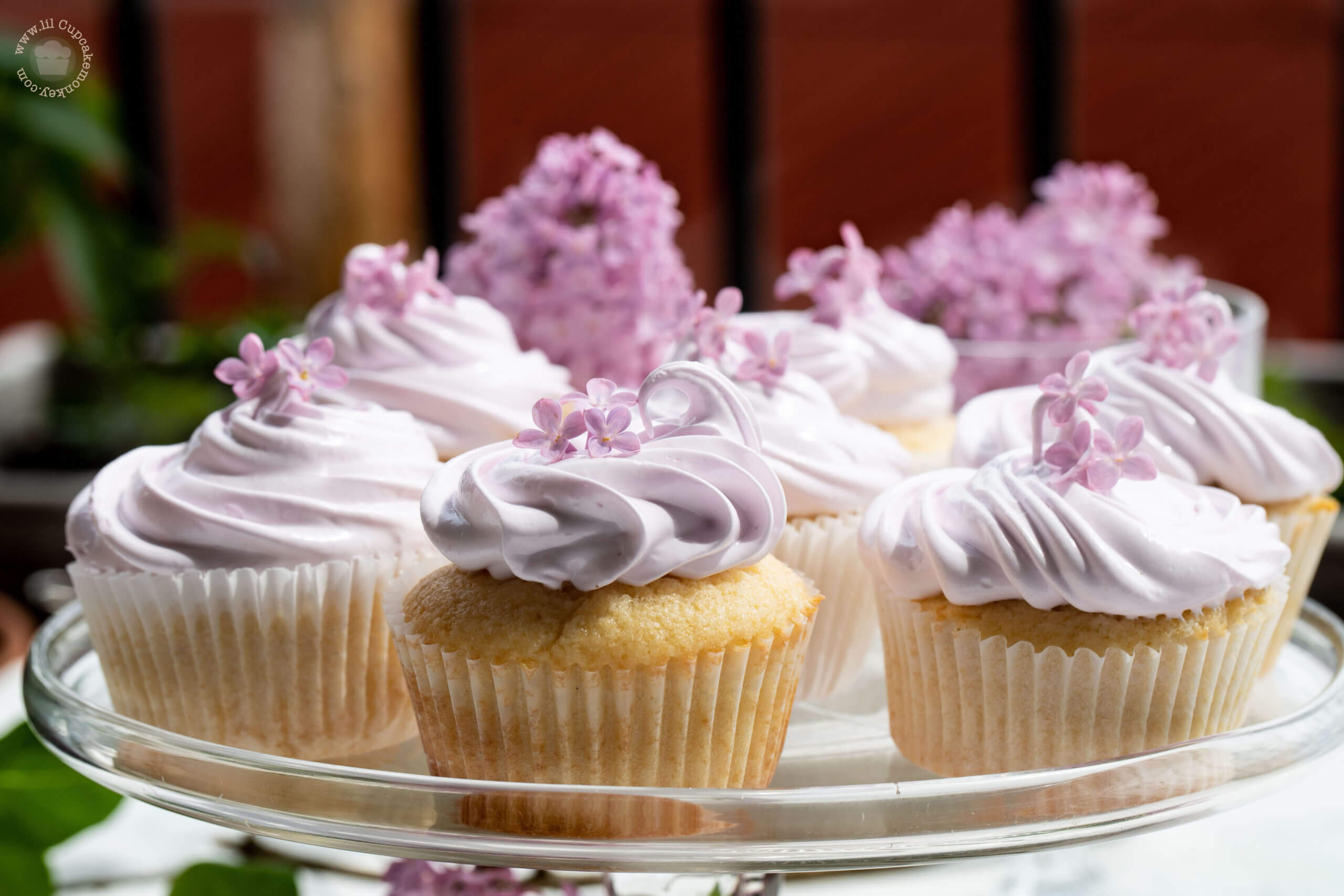 Lilac and Lemon Cupcakes (Photo: Lil Cupcake Monkey)