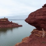 Glendo Reservoir red rocks. (Photo: Wyoming Tourism)