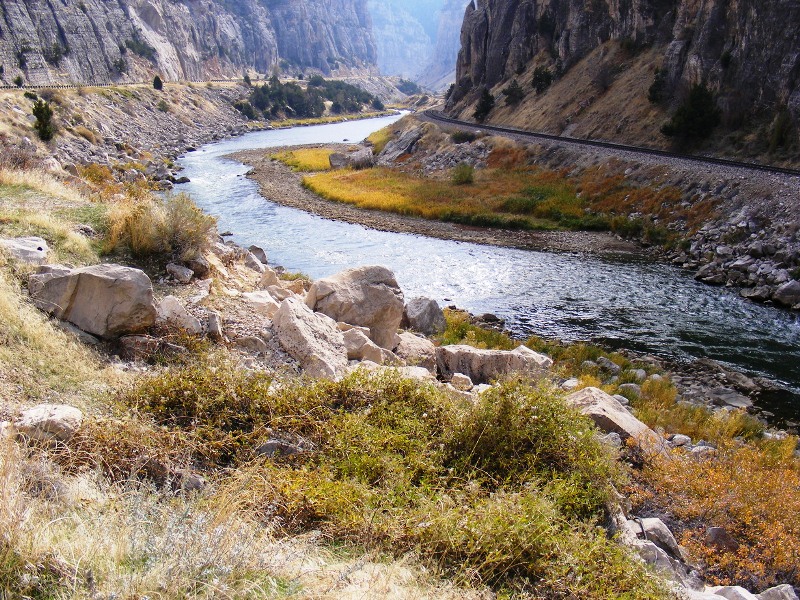 A river runs through it . . . the Wind River, to be exact. (Photo: City Data)