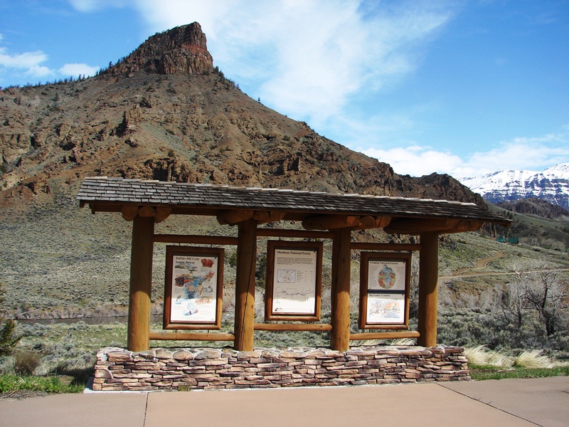 Information kiosk just inside the east entrance of Shoshone National Forest.